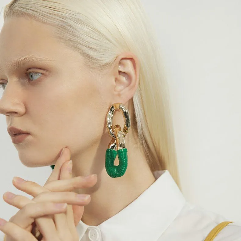 Chic Twist Link Earrings